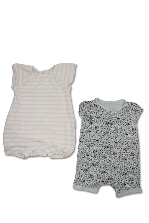 Klädpaket storlek 62 second hand