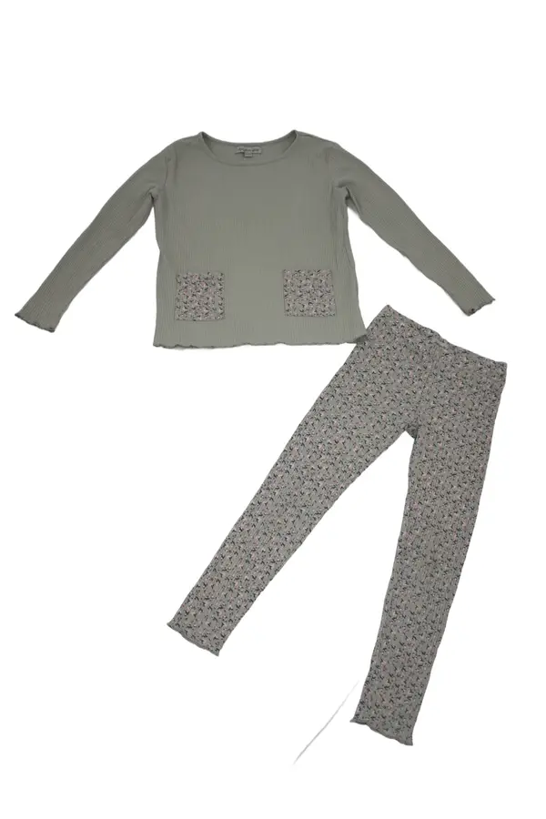 2 delat set Amy & Lucy storlek 122-128 second hand