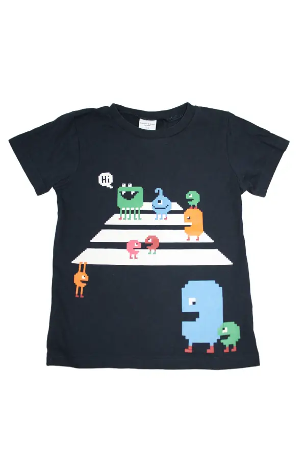T-shirt Polarn o. Pyret storlek 104 second hand