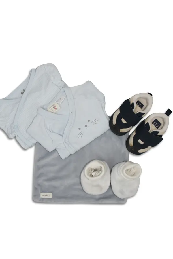 Klädpaket storlek 56 second hand