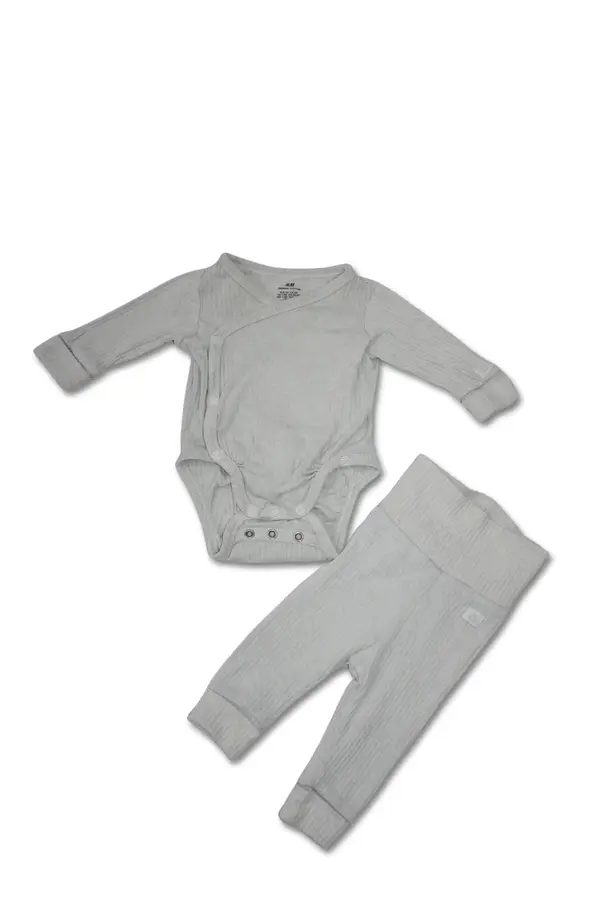 2 delat set H&M storlek 56 second hand