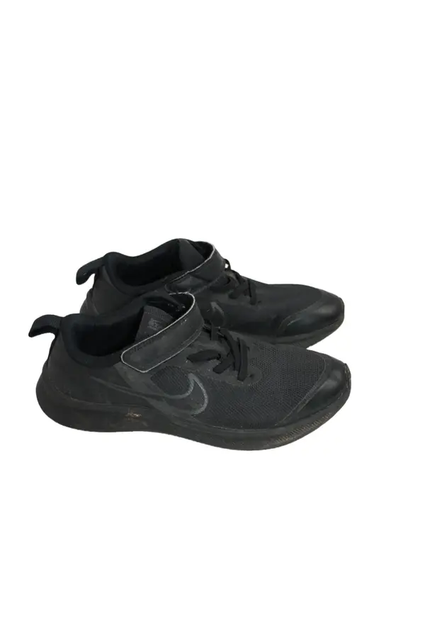 Sneakers Nike storlek 35 second hand